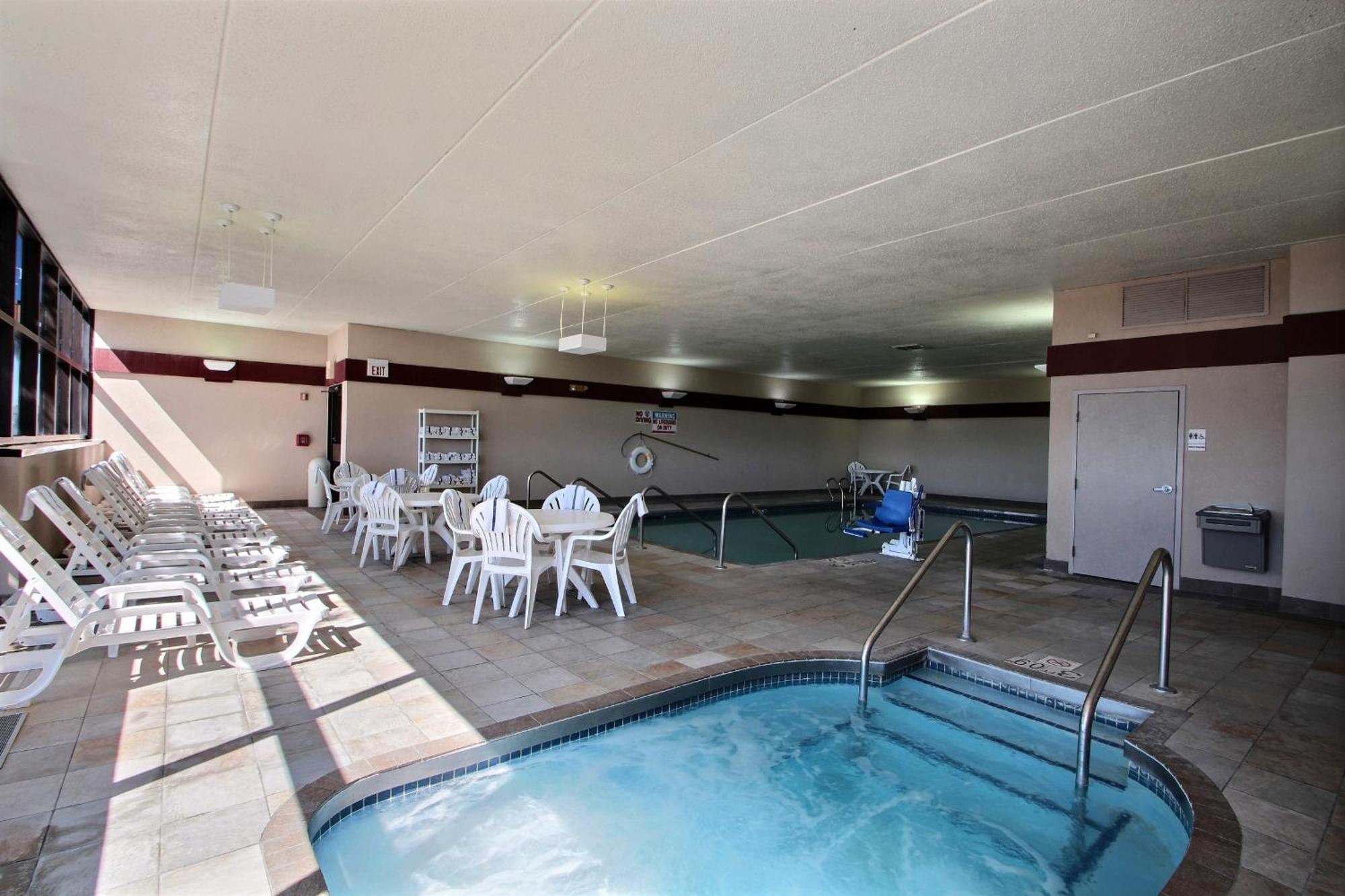 Comfort Inn & Suites Madison - Airport Kültér fotó