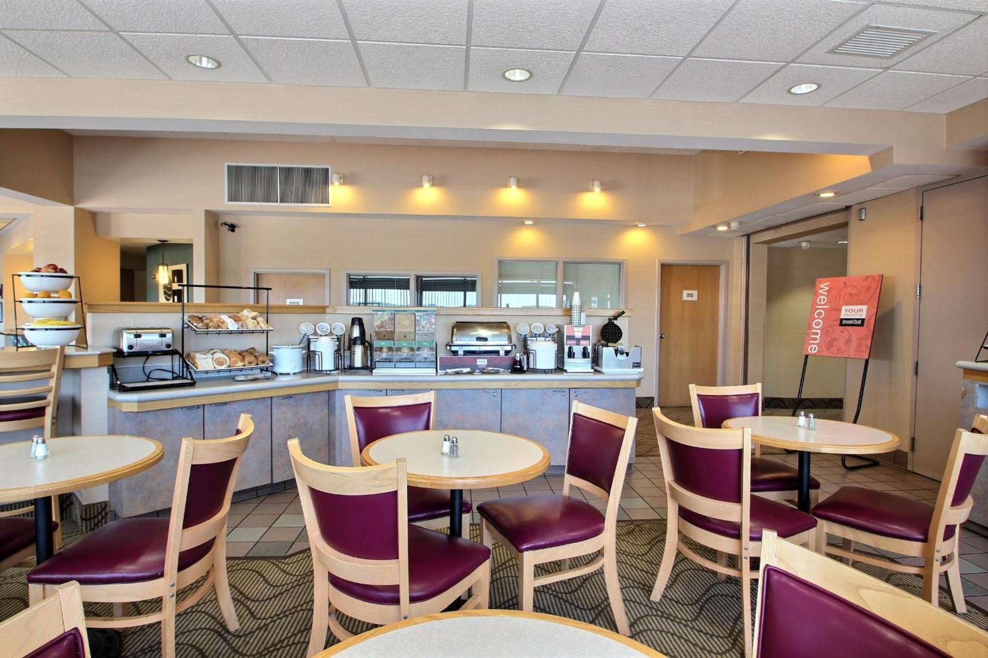 Comfort Inn & Suites Madison - Airport Kültér fotó