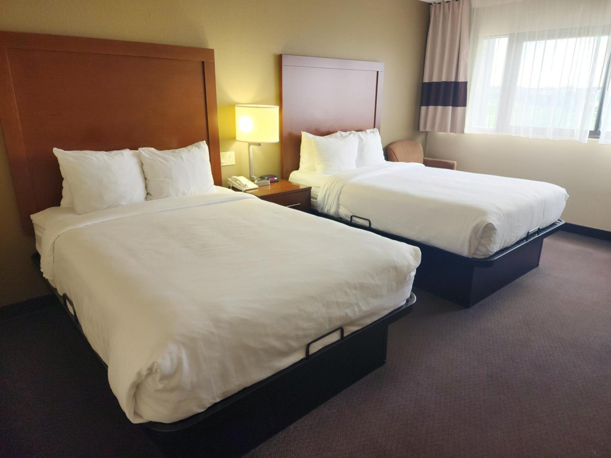 Comfort Inn & Suites Madison - Airport Kültér fotó