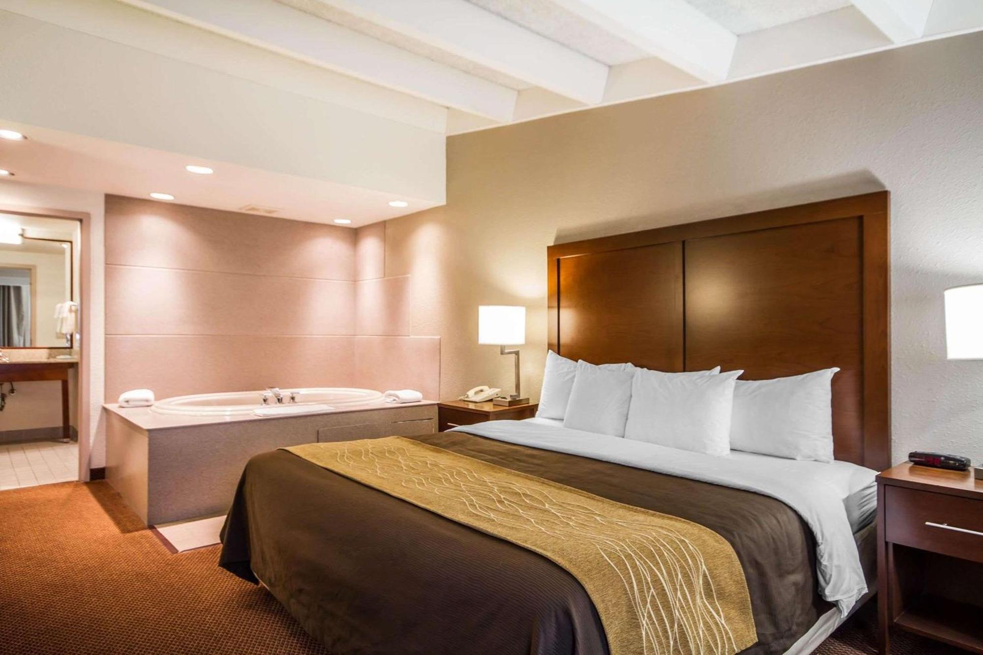 Comfort Inn & Suites Madison - Airport Kültér fotó