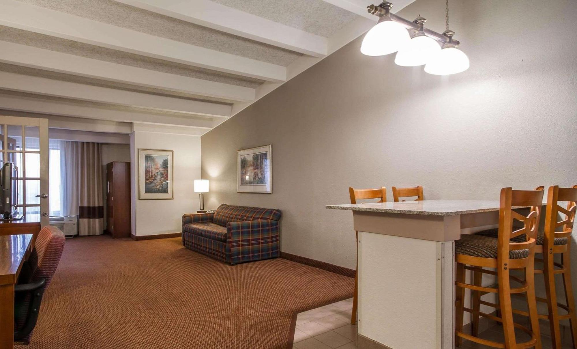 Comfort Inn & Suites Madison - Airport Kültér fotó