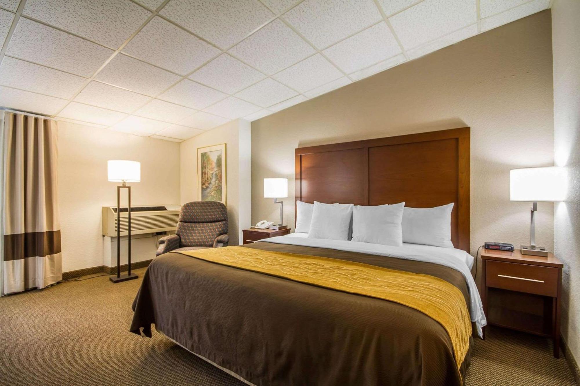 Comfort Inn & Suites Madison - Airport Kültér fotó