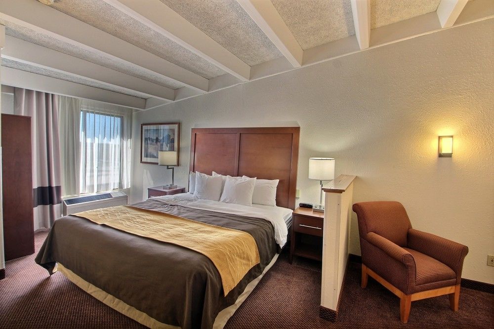 Comfort Inn & Suites Madison - Airport Kültér fotó